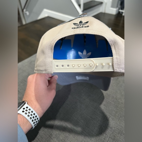 BRAND NEW | Adidas Khaki/Black Adjustable Fit Snap Back - Picture 3 of 7
